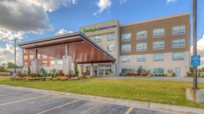 Holiday Inn Express & Suites Tulsa Midtown, an IHG Hotel